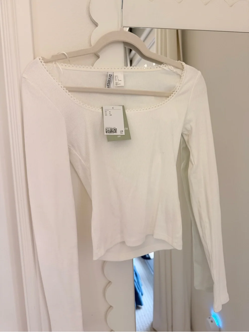 H&M White Ribbed Long-Sleeve Scoop Neck Top